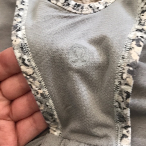 Lululemon workout Tank - Picture 4 of 5